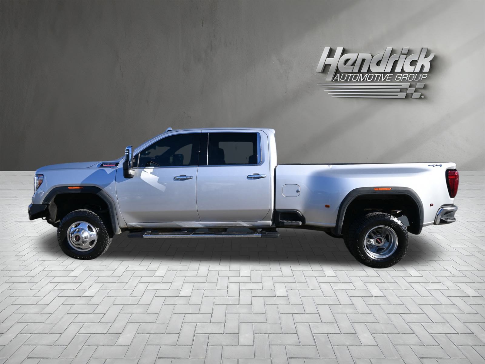 Used 2021 GMC Sierra 3500 SLT w/ SLT Convenience Package image 8