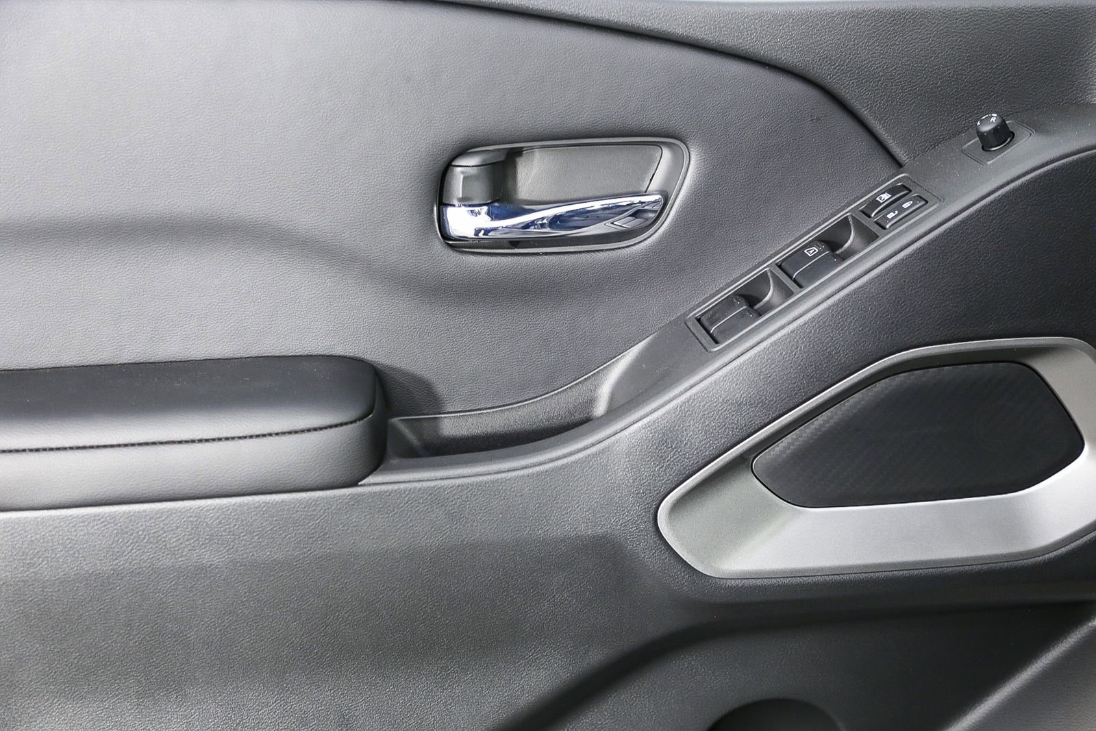 Certified 2025 Nissan Frontier SV image 22