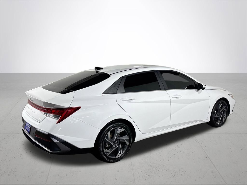 Used 2024 Hyundai Elantra Limited image 6