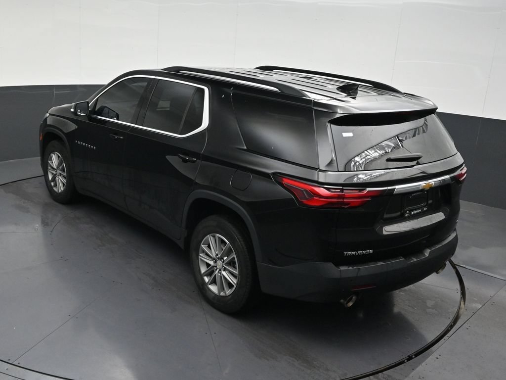 Used 2023 Chevrolet Traverse LT FWD image 18