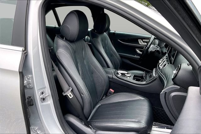 Used 2019 Mercedes-Benz E 300 4MATIC image 33