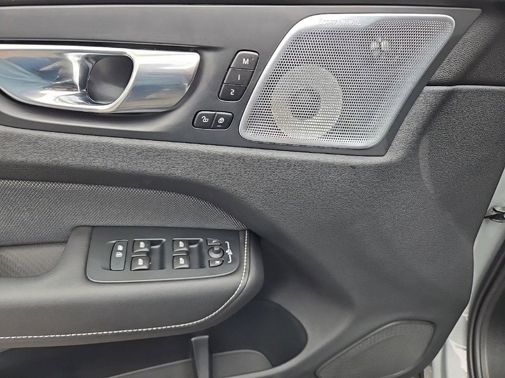 Certified 2025 Volvo XC60 T8 Polestar image 22