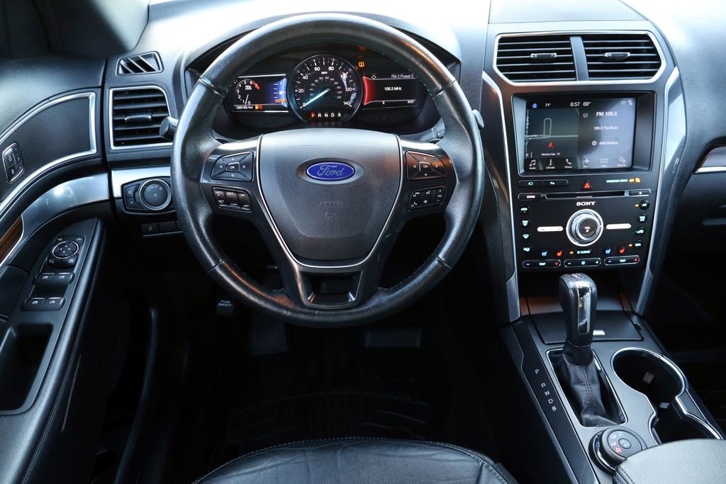 Certified 2017 Ford Explorer Limited AWD/4WD image 4