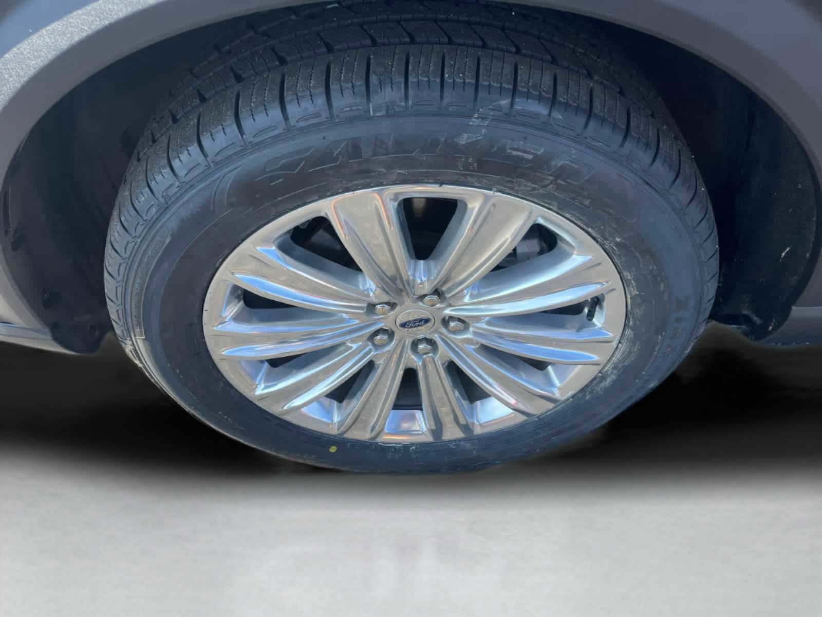 Used 2020 Ford Explorer Limited image 5