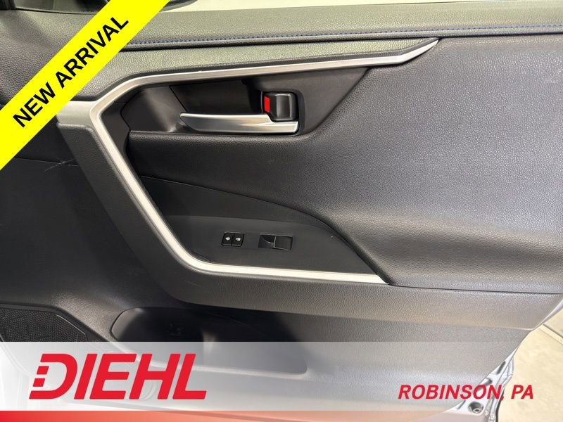 Used 2020 Toyota RAV4 XSE AWD/4WD image 16