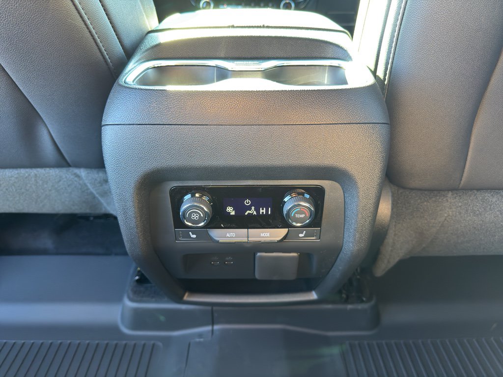 New 2026 Chevrolet Traverse RS w/ LPO, Floor Liner Package AWD/4WD image 21