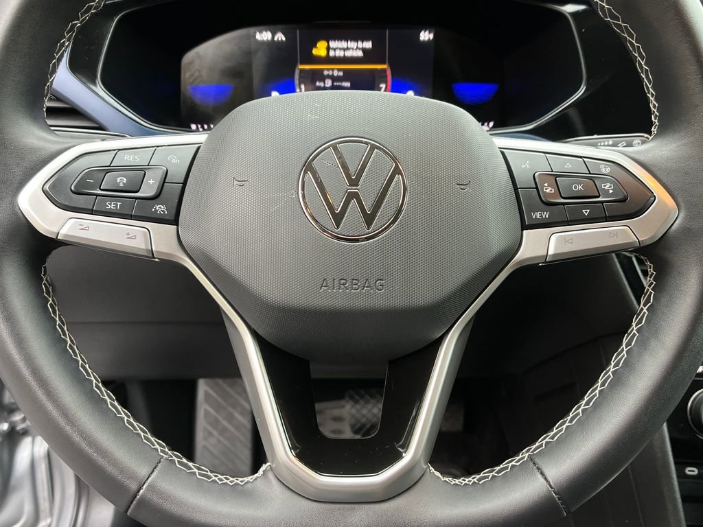Used 2024 Volkswagen Taos SE image 14