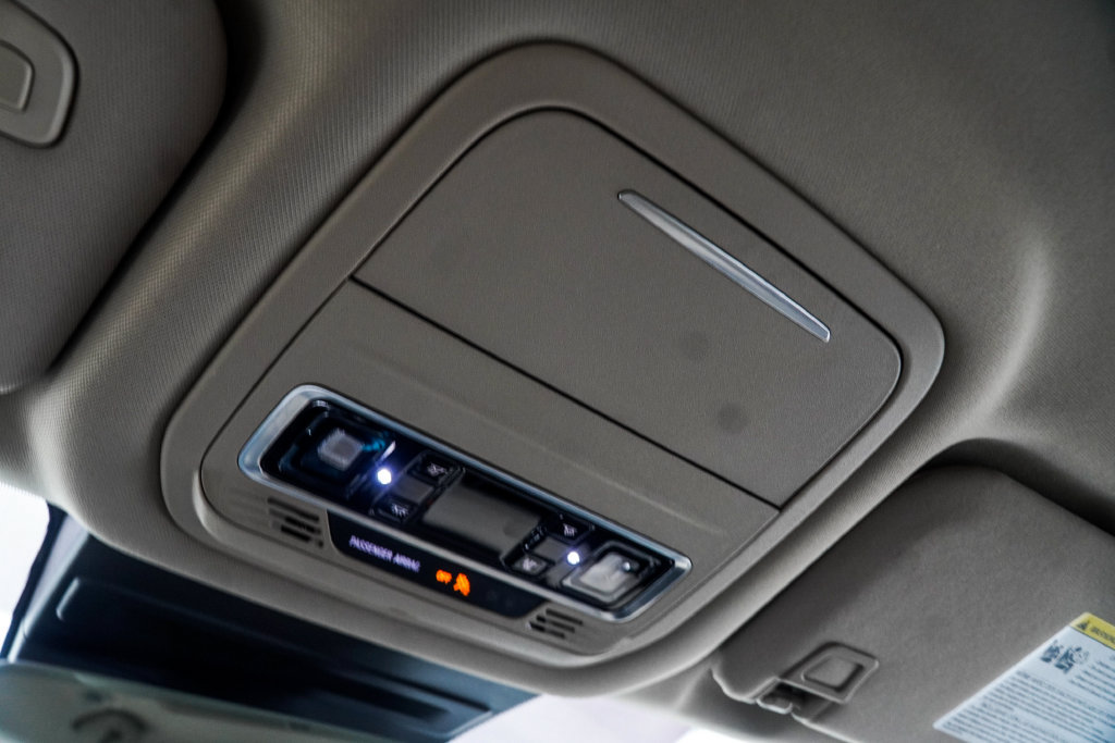 Used 2025 Lincoln Nautilus Premier AWD/4WD image 45