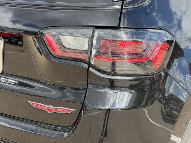 Used 2022 Jeep Compass Trailhawk w/ Trailhawk Elite Group AWD/4WD image 6
