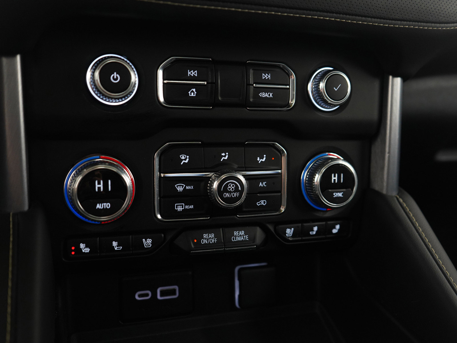 Used 2024 GMC Yukon SLT image 24