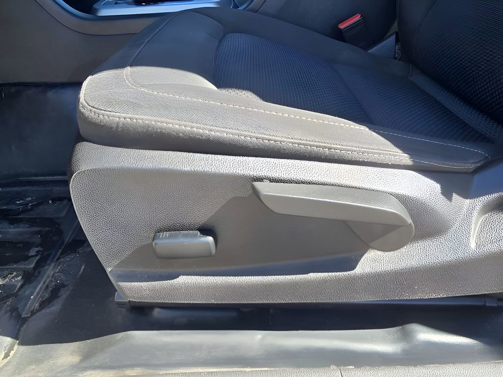 Used 2022 Chevrolet Colorado LT w/ Fleet Safety Package image 15