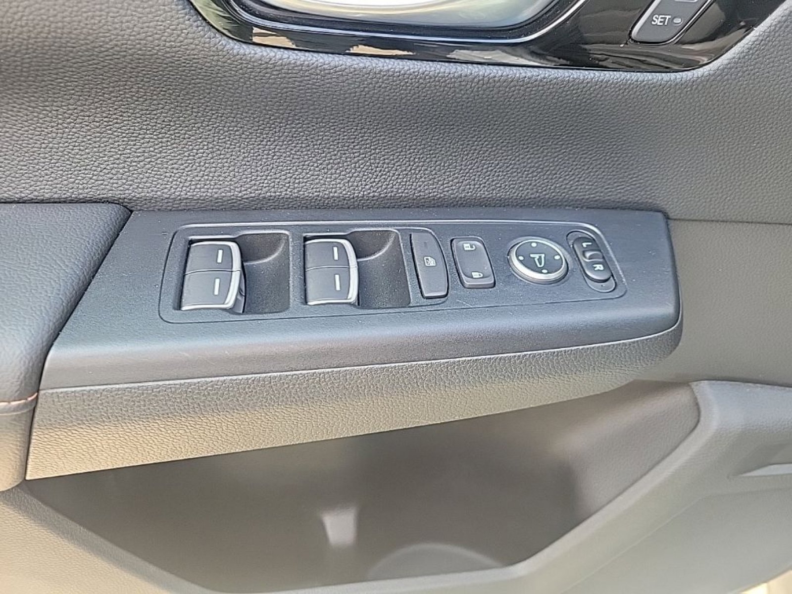 Used 2024 Honda CR-V Sport Touring image 32