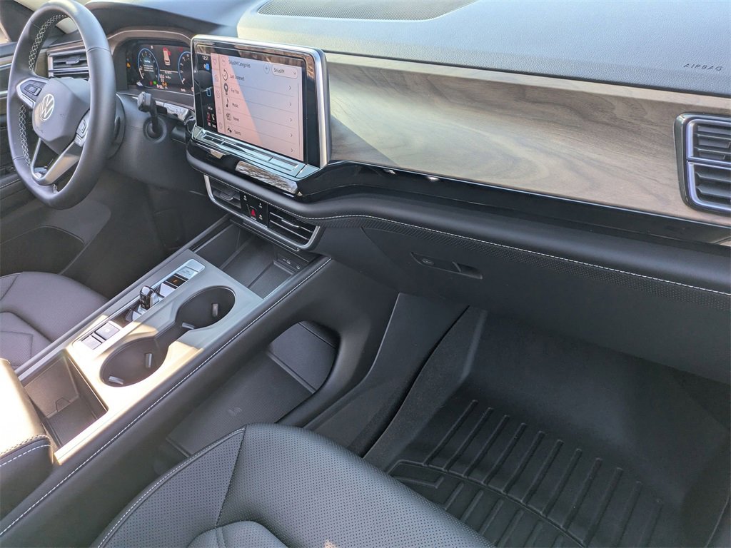 Used 2024 Volkswagen Atlas SE image 35