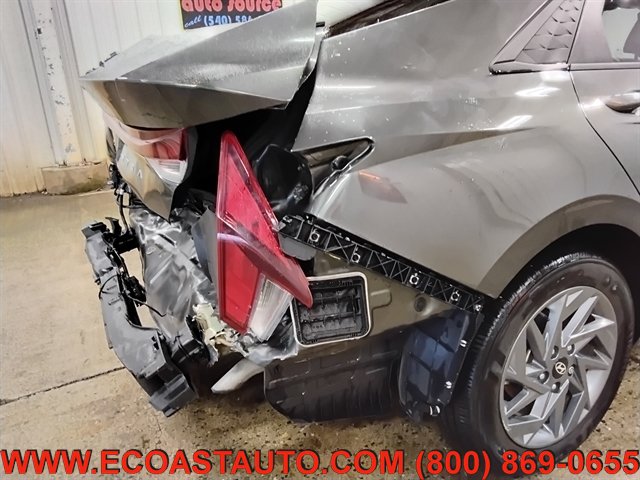 Used 2024 Hyundai Elantra SEL FWD image 20
