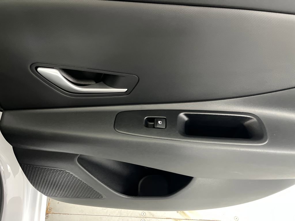 Used 2025 Hyundai Elantra Blue FWD image 53