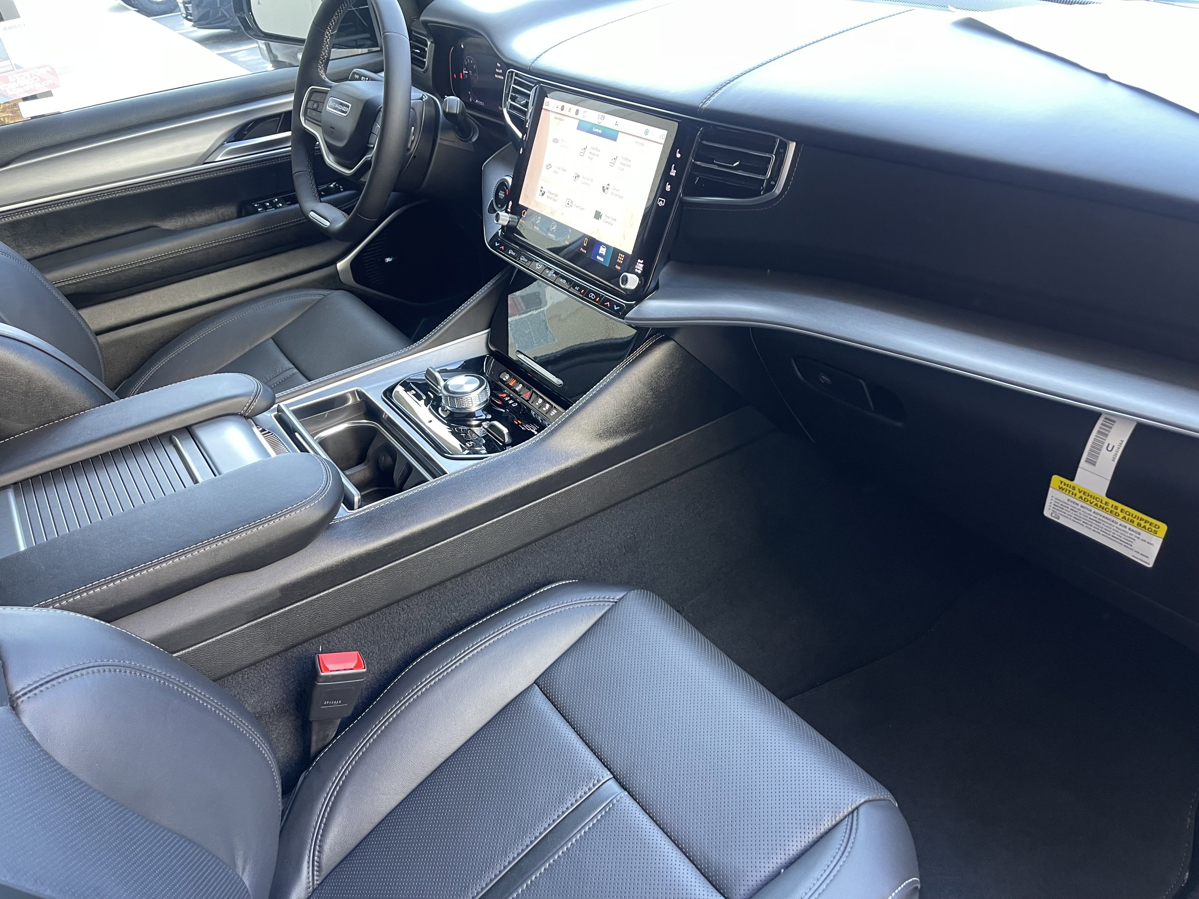New 2026 Jeep Grand Wagoneer L Limited AWD/4WD image 26