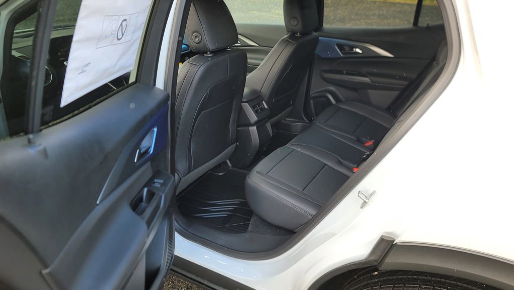 New 2026 Chevrolet Equinox EV LT image 25