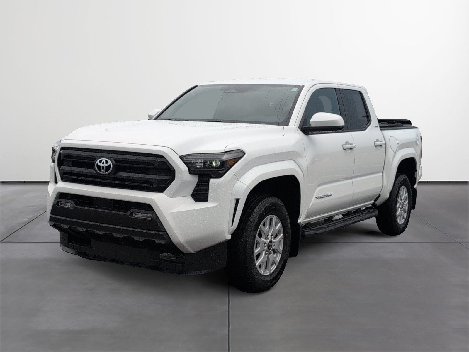 Certified 2025 Toyota Tacoma SR5 AWD/4WD image 2