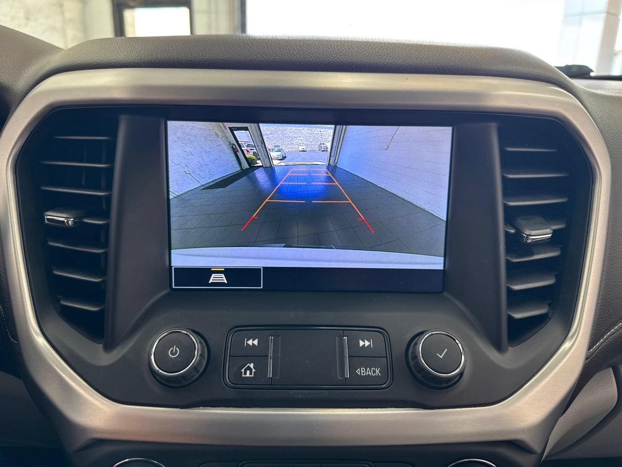 Used 2021 GMC Acadia SLT w/ Preferred Package FWD image 28