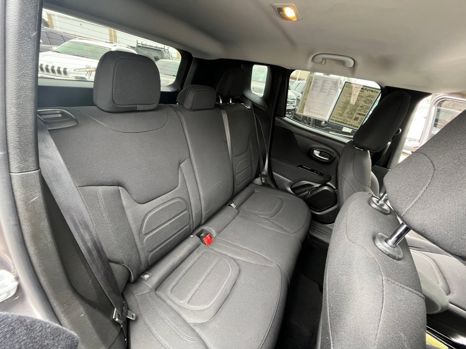 Used 2020 Jeep Renegade Latitude w/ Cold Weather Group image 18