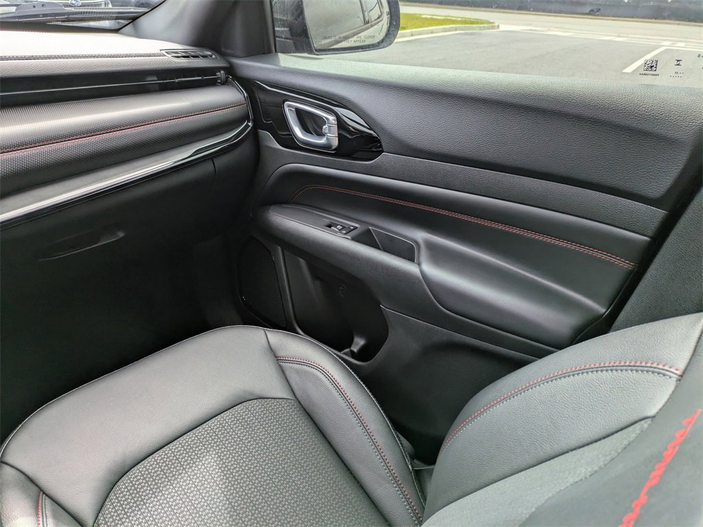 Used 2023 Jeep Compass Trailhawk image 16