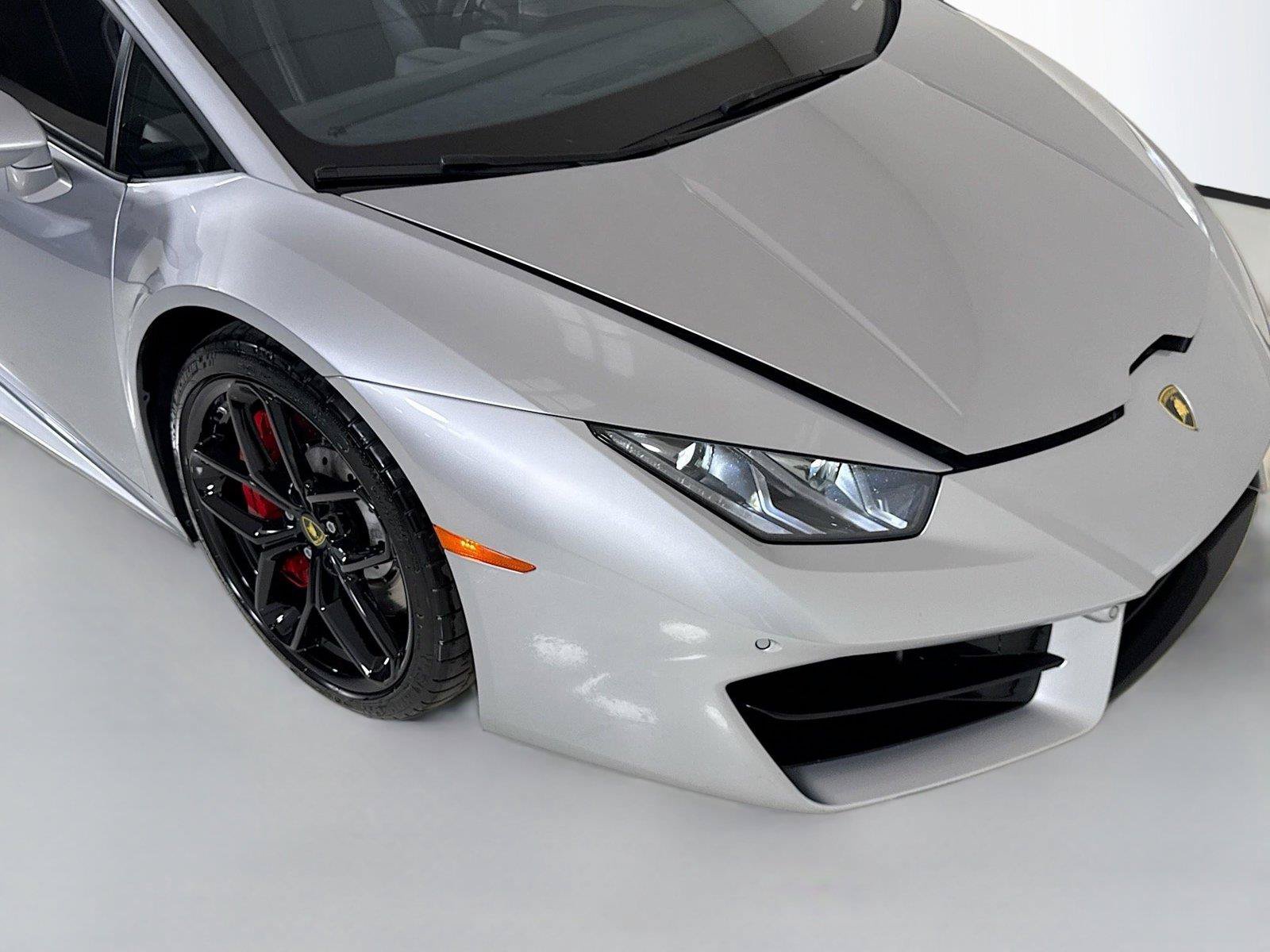 Used 2018 Lamborghini Huracan LP 580-2 RWD image 31