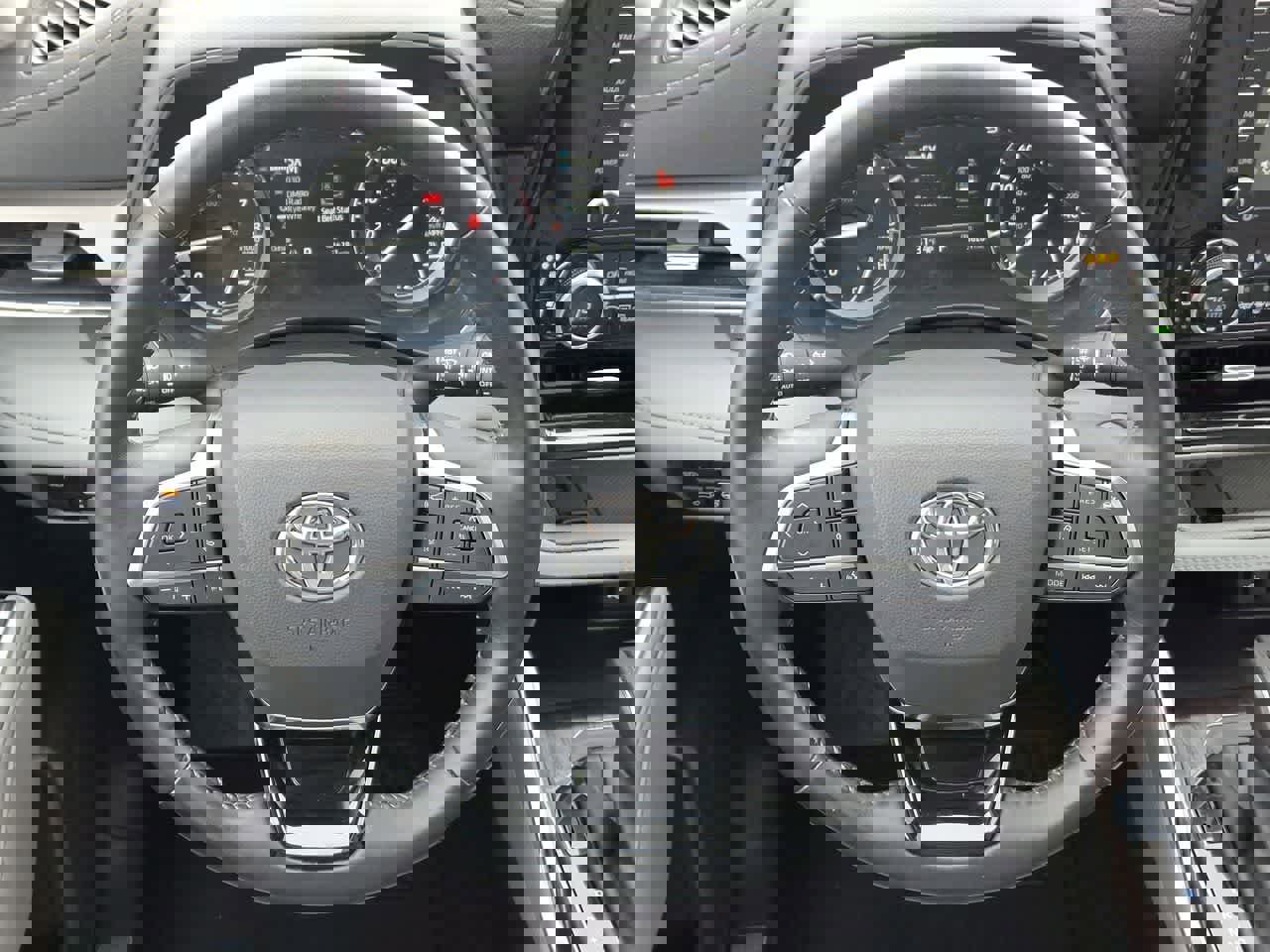 Used 2021 Toyota Highlander Limited image 22