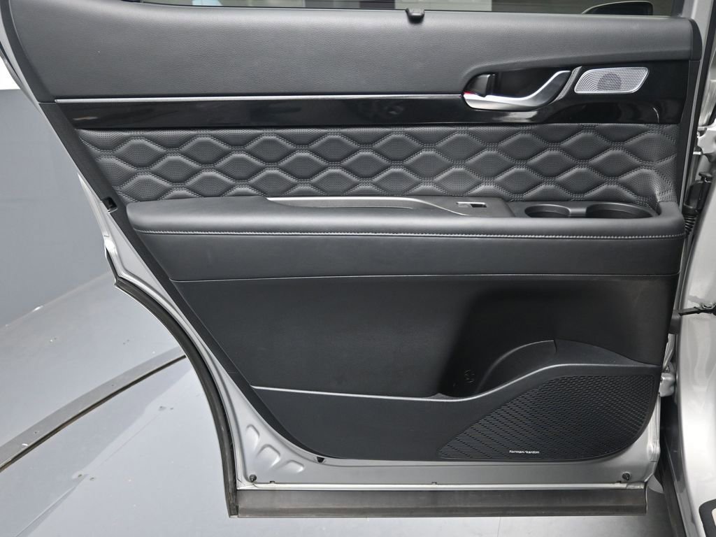Used 2022 Hyundai Palisade Calligraphy image 23