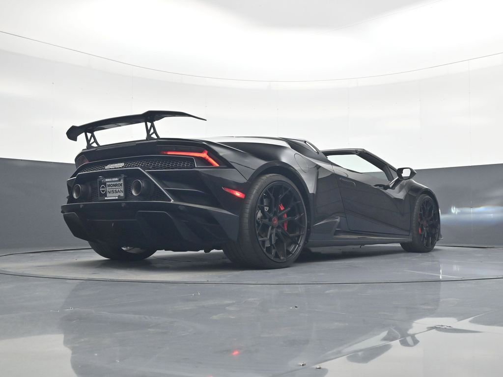 Used 2020 Lamborghini Huracan EVO image 21