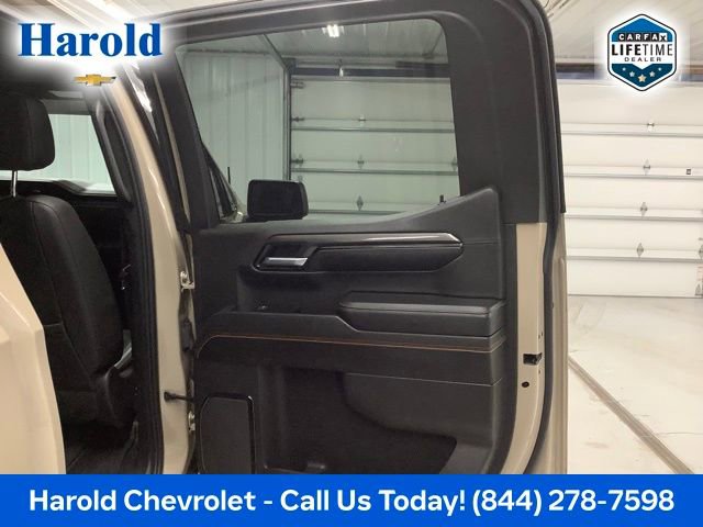 Used 2022 GMC Sierra 1500 AT4 w/ AT4 Preferred Package image 8