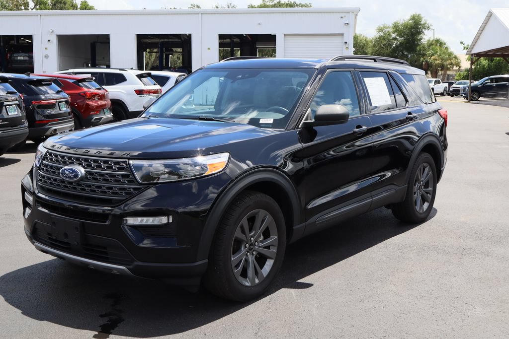 Used 2021 Ford Explorer XLT w/ Equipment Group 202A AWD/4WD image 5