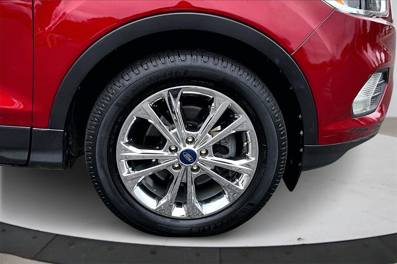 Used 2019 Ford Escape SE image 32