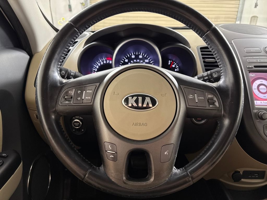Used 2013 Kia Soul ! w/ Premium Pkg image 15