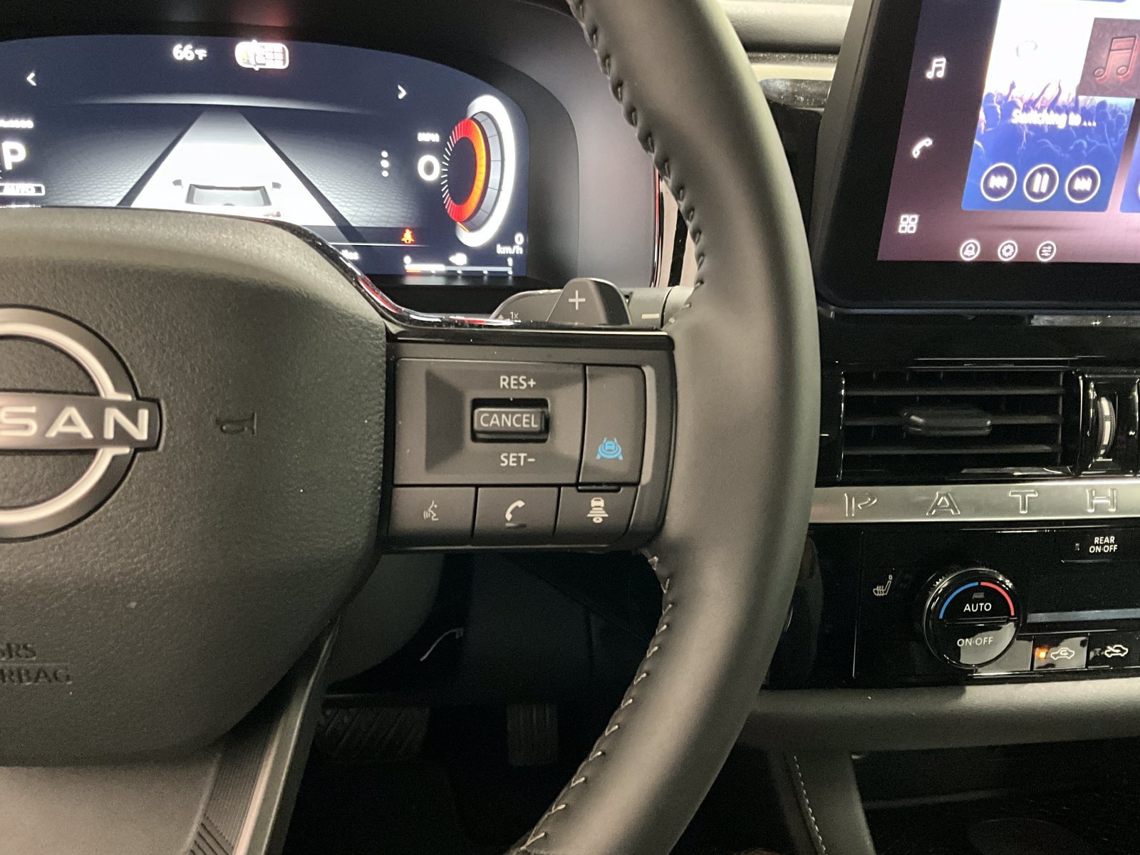 Used 2026 Nissan Pathfinder SL AWD/4WD image 19
