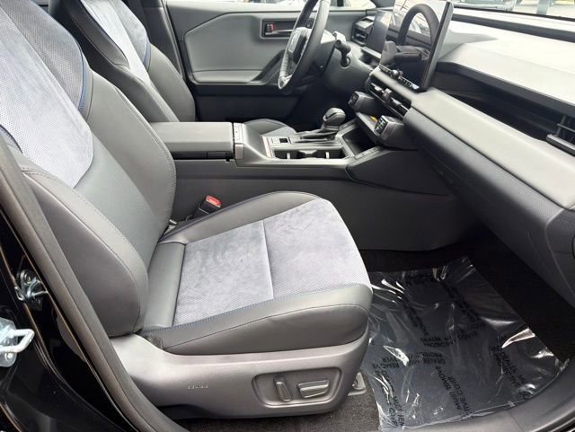 New 2026 Toyota RAV4 XSE AWD/4WD image 32