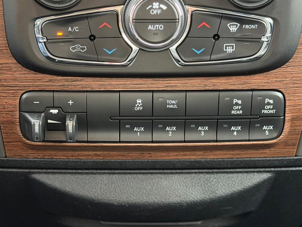 Used 2018 RAM 2500 Laramie w/ Snow Chief Group AWD/4WD image 13