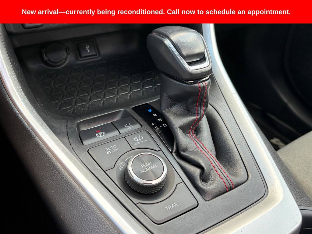 Used 2021 Toyota RAV4 SE w/ Weather & Moonroof Package AWD/4WD image 26