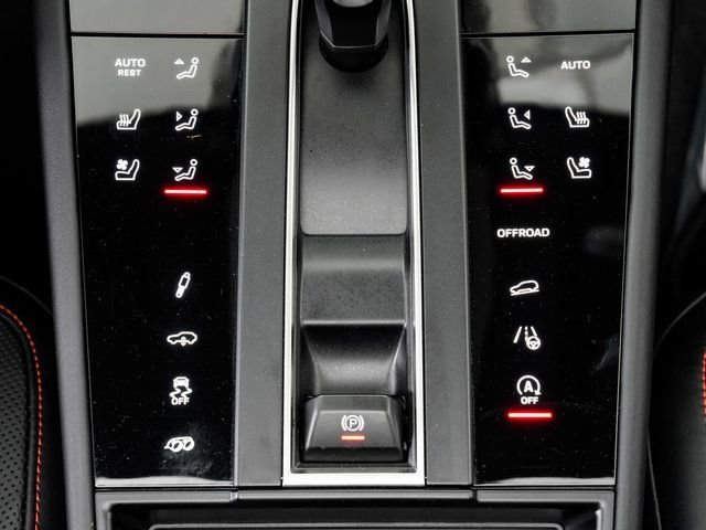 Certified 2024 Porsche Macan GTS image 22