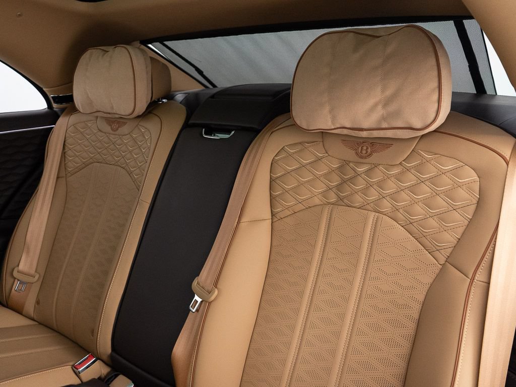 Used 2025 Bentley Flying Spur Plug-In Hybrid AWD/4WD image 25