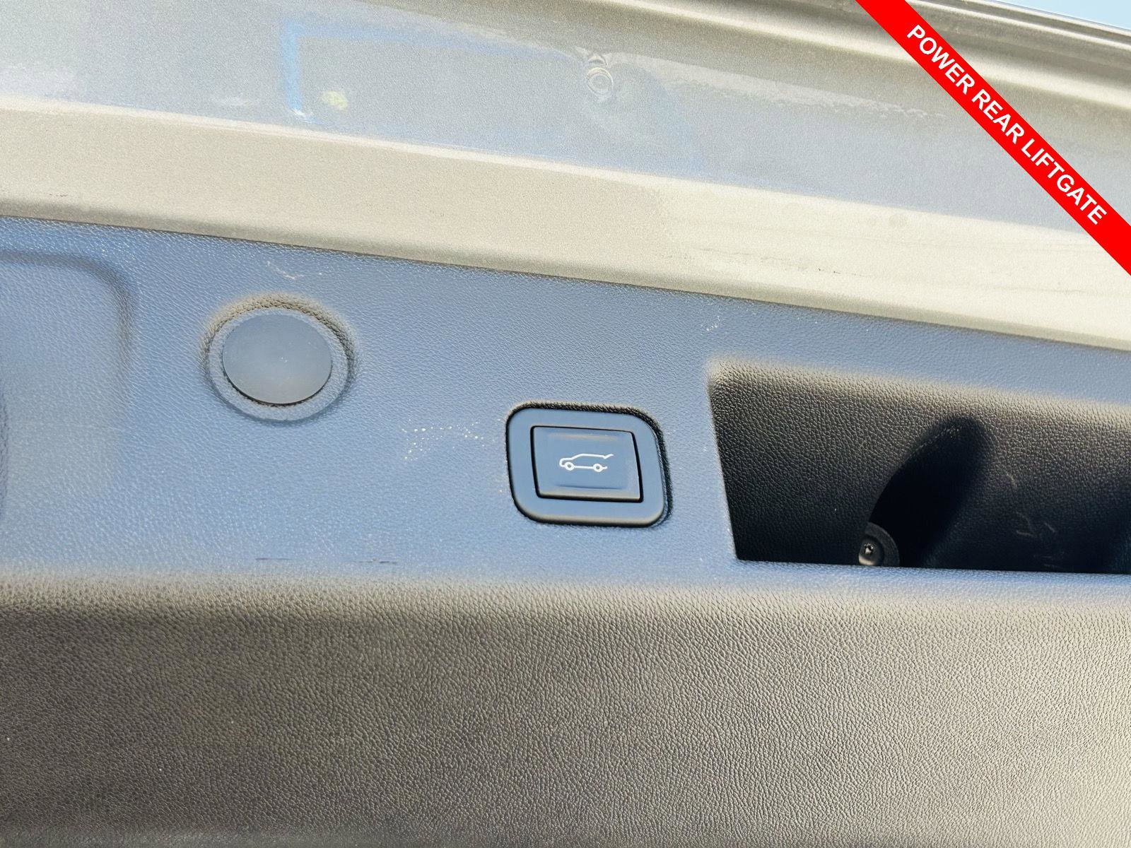 Used 2024 Chevrolet Equinox LT w/ LPO, Floor Liner Package FWD image 10