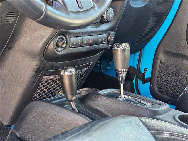 Used 2017 Jeep Wrangler Unlimited Sahara w/ Connectivity Group image 9