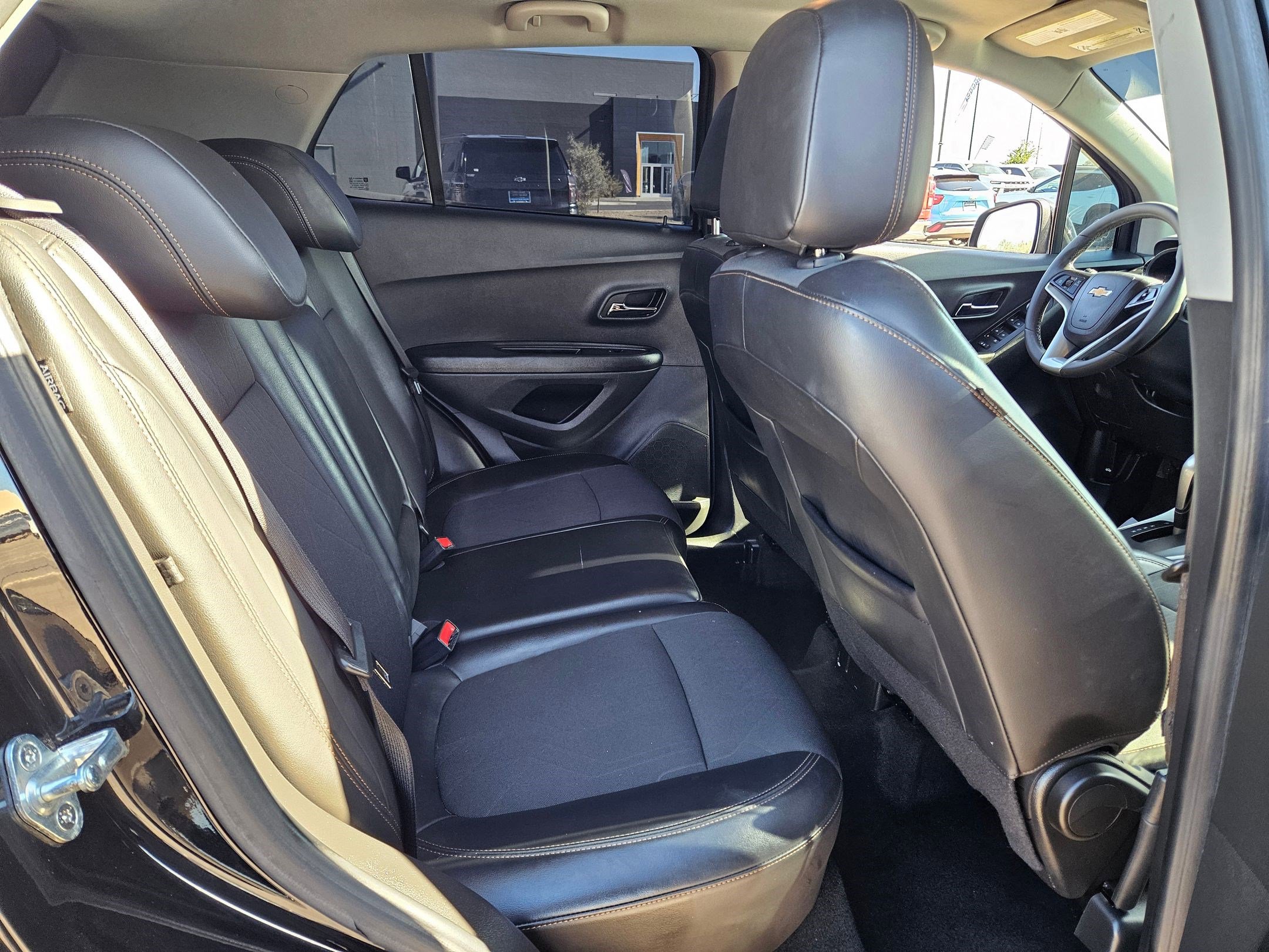 Used 2022 Chevrolet Trax LT w/ LT Convenience Package image 18