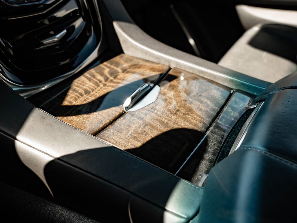 Used 2015 Cadillac Escalade Platinum image 41