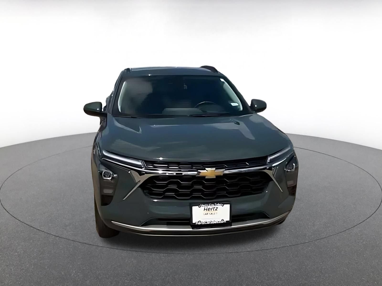 Used 2025 Chevrolet Trax LT w/ LT Convenience Package FWD image 4