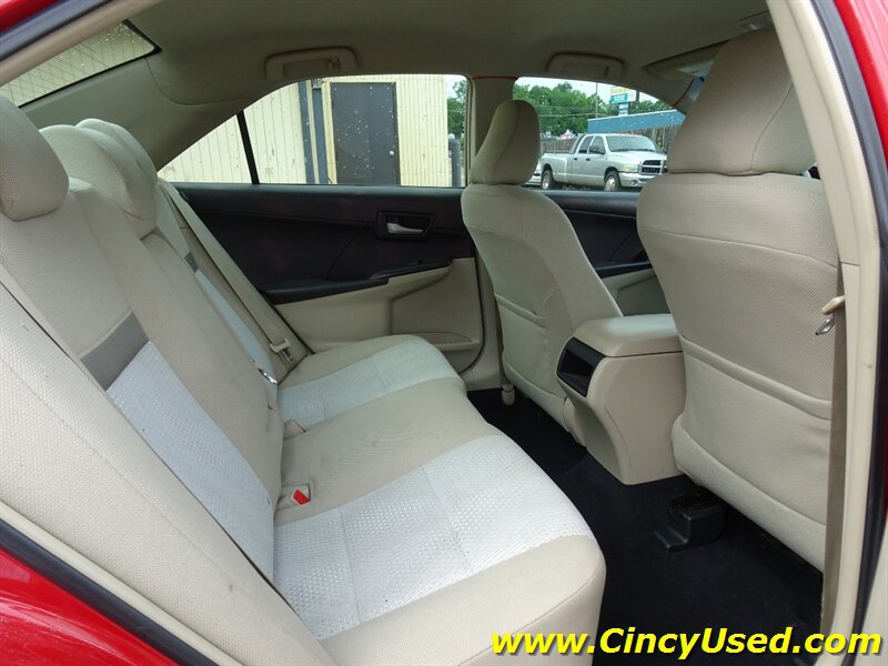 Used 2012 Toyota Camry LE FWD image 15