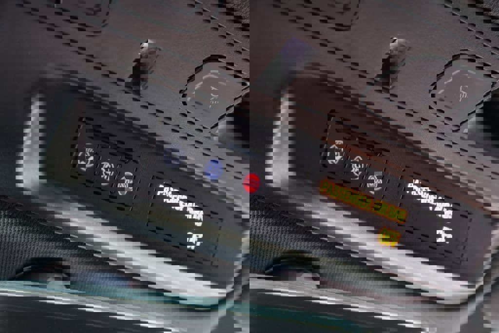 Used 2022 Chevrolet Camaro LT w/ Technology Package image 26