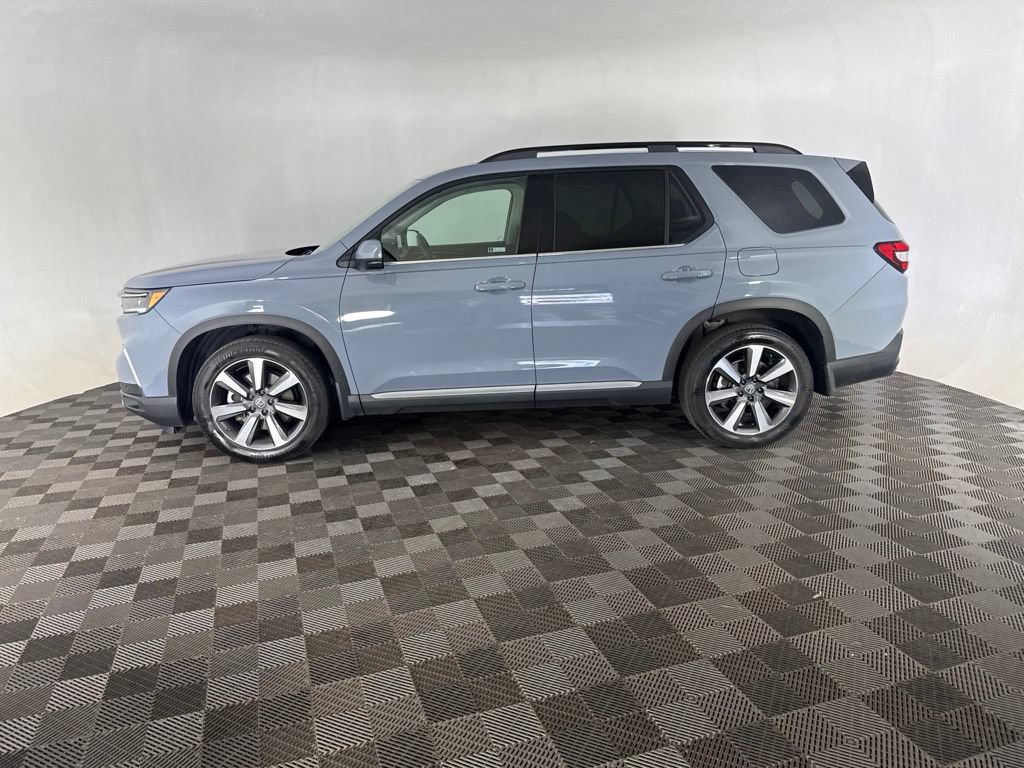 Certified 2023 Honda Pilot Touring image 9