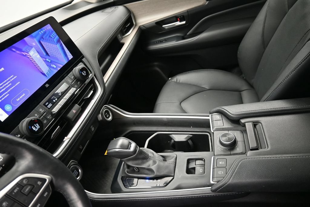 Used 2024 Toyota Grand Highlander AWD image 18