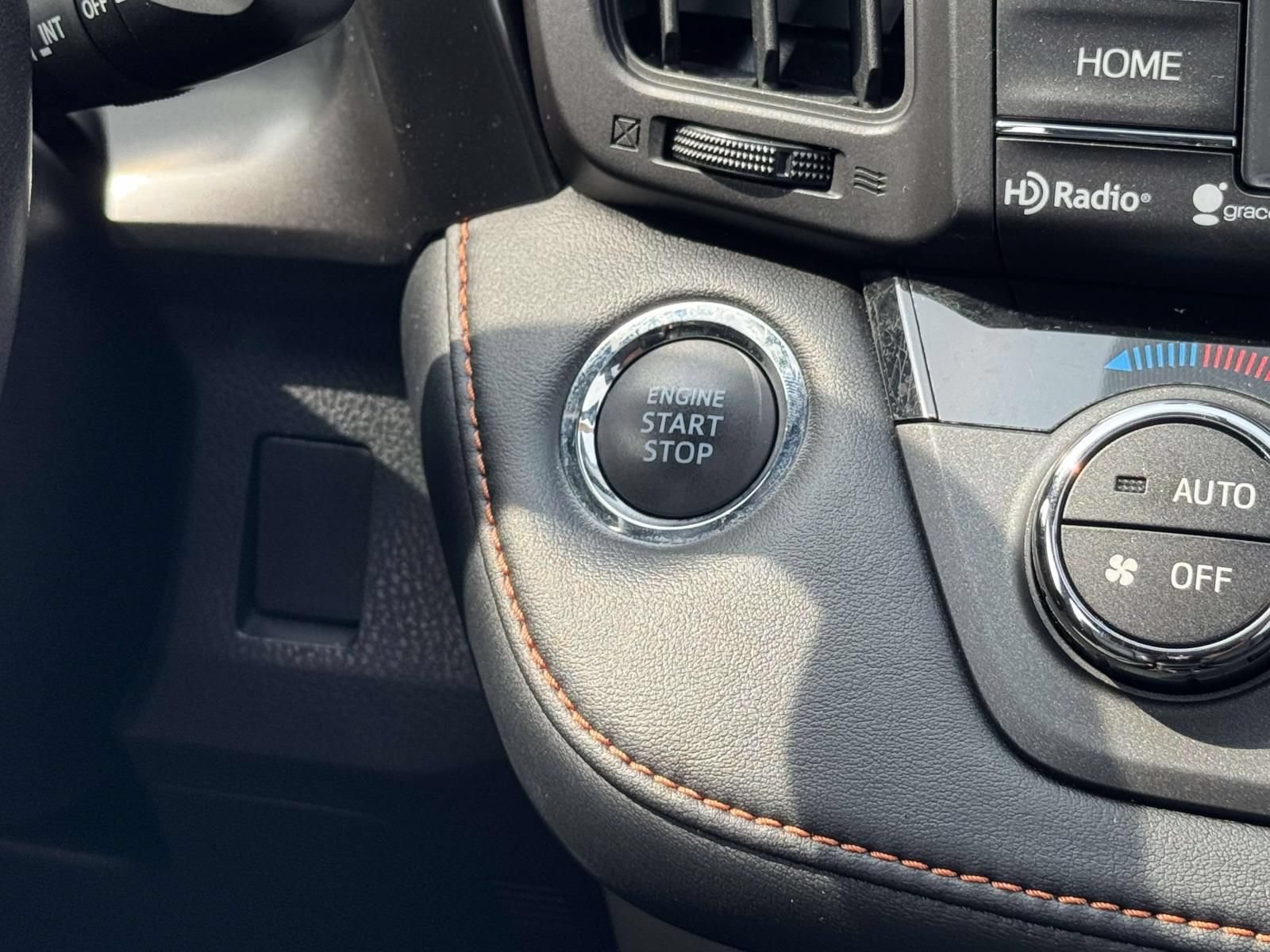 Used 2016 Toyota RAV4 SE AWD/4WD image 6