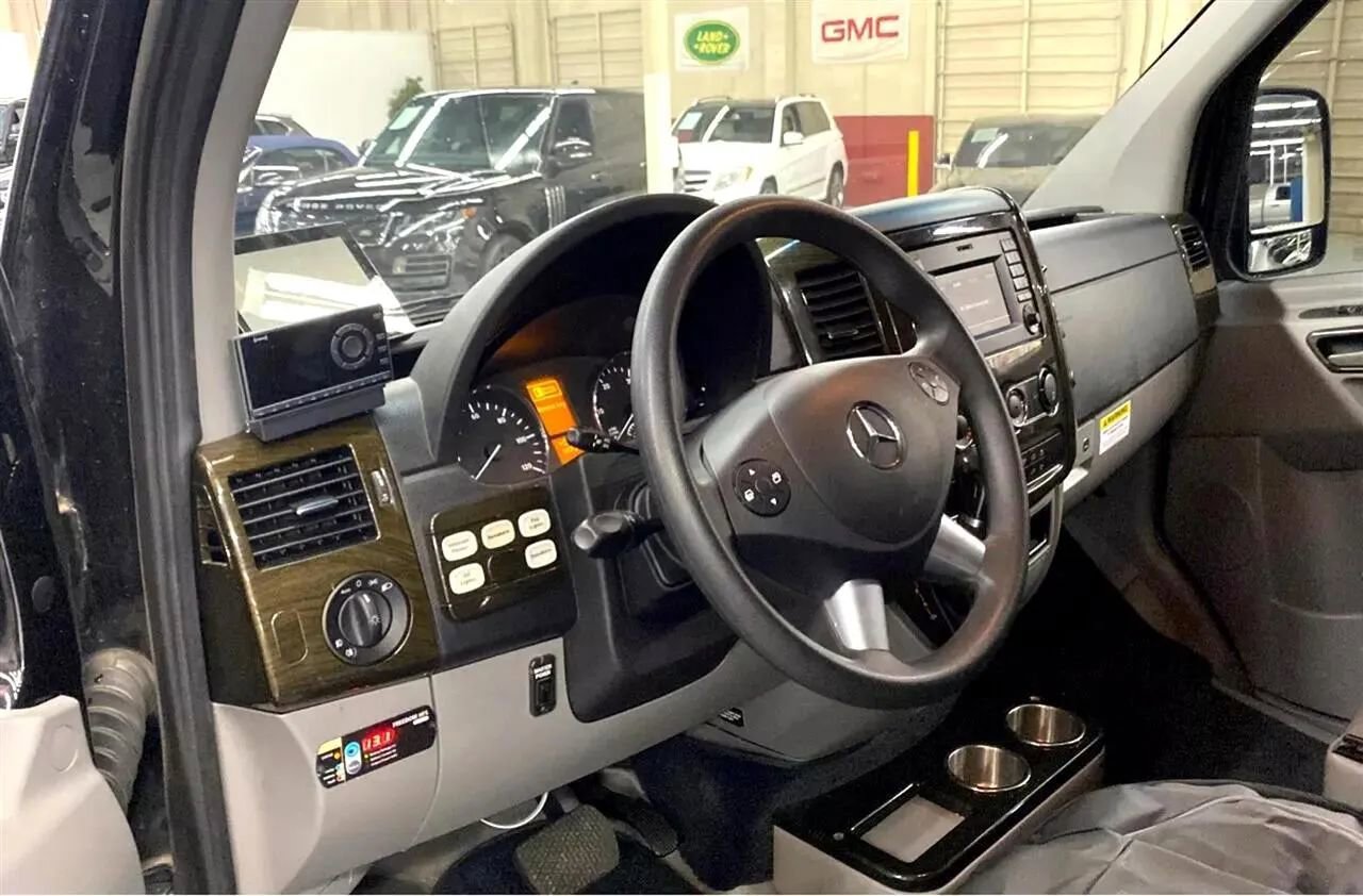 Used 2016 Mercedes-Benz Sprinter 2500 image 8